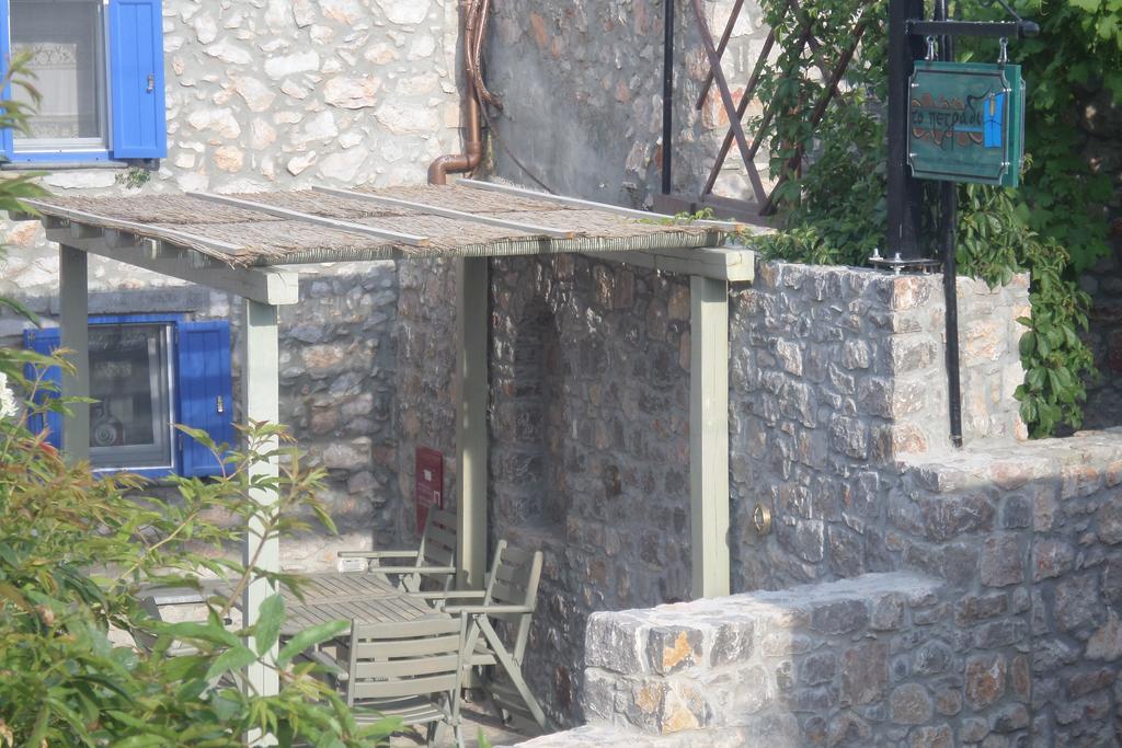 Ferienwohnung To Petradi Avgonima Exterior foto